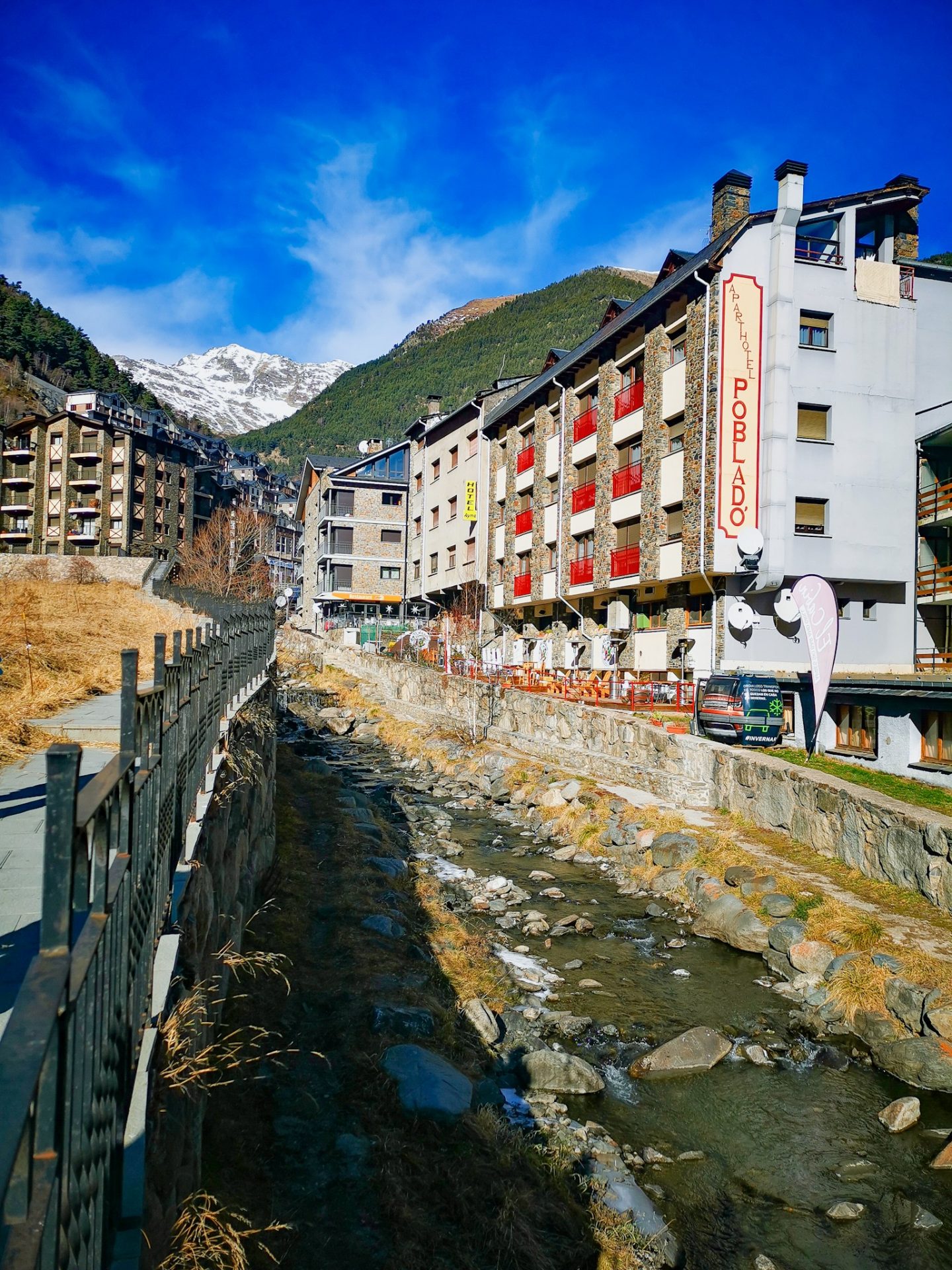 Skiing in Andorra Arinsal Pas de la Casa Soldeu